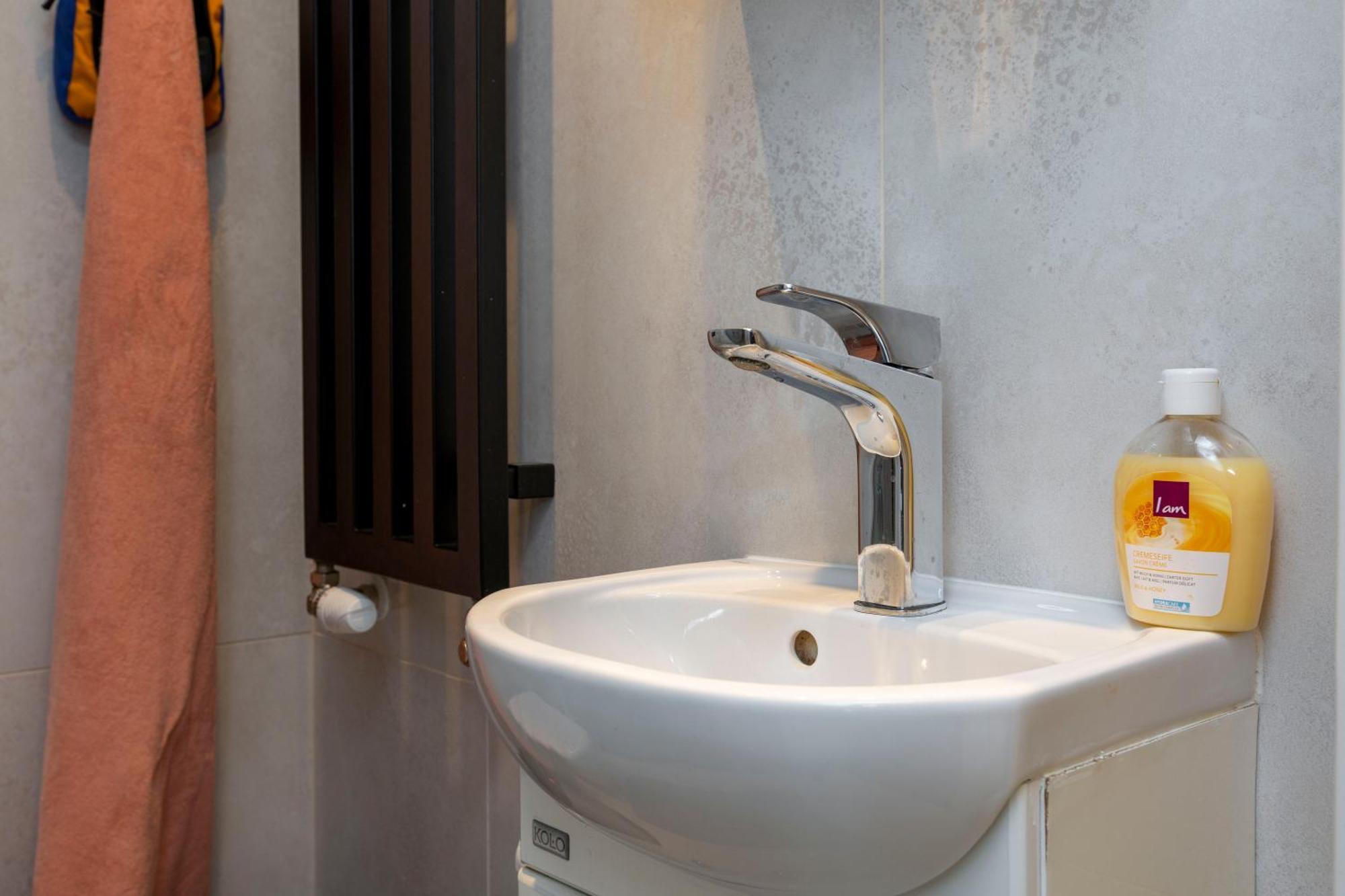 Bnb Comfort Guesthouse Olten - Lostorf Eksteriør billede